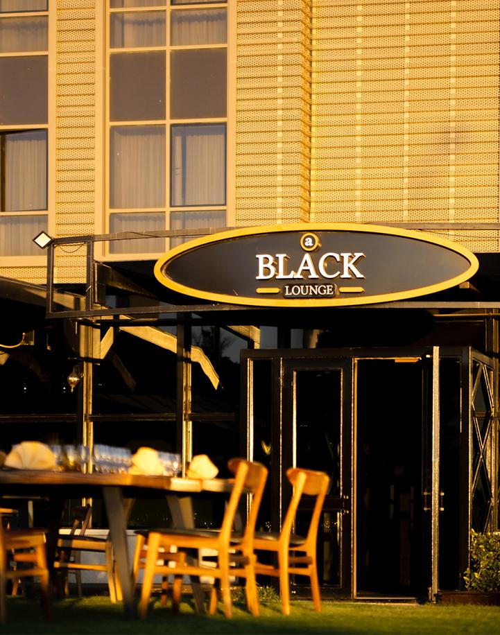 ⓐ Black Lounge
